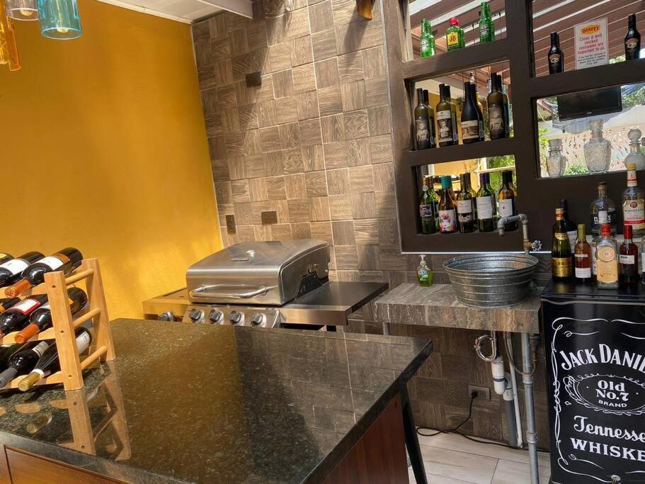Airport Sjo Residence - Edward & Familia Inn Rio Segundo ภายนอก รูปภาพ