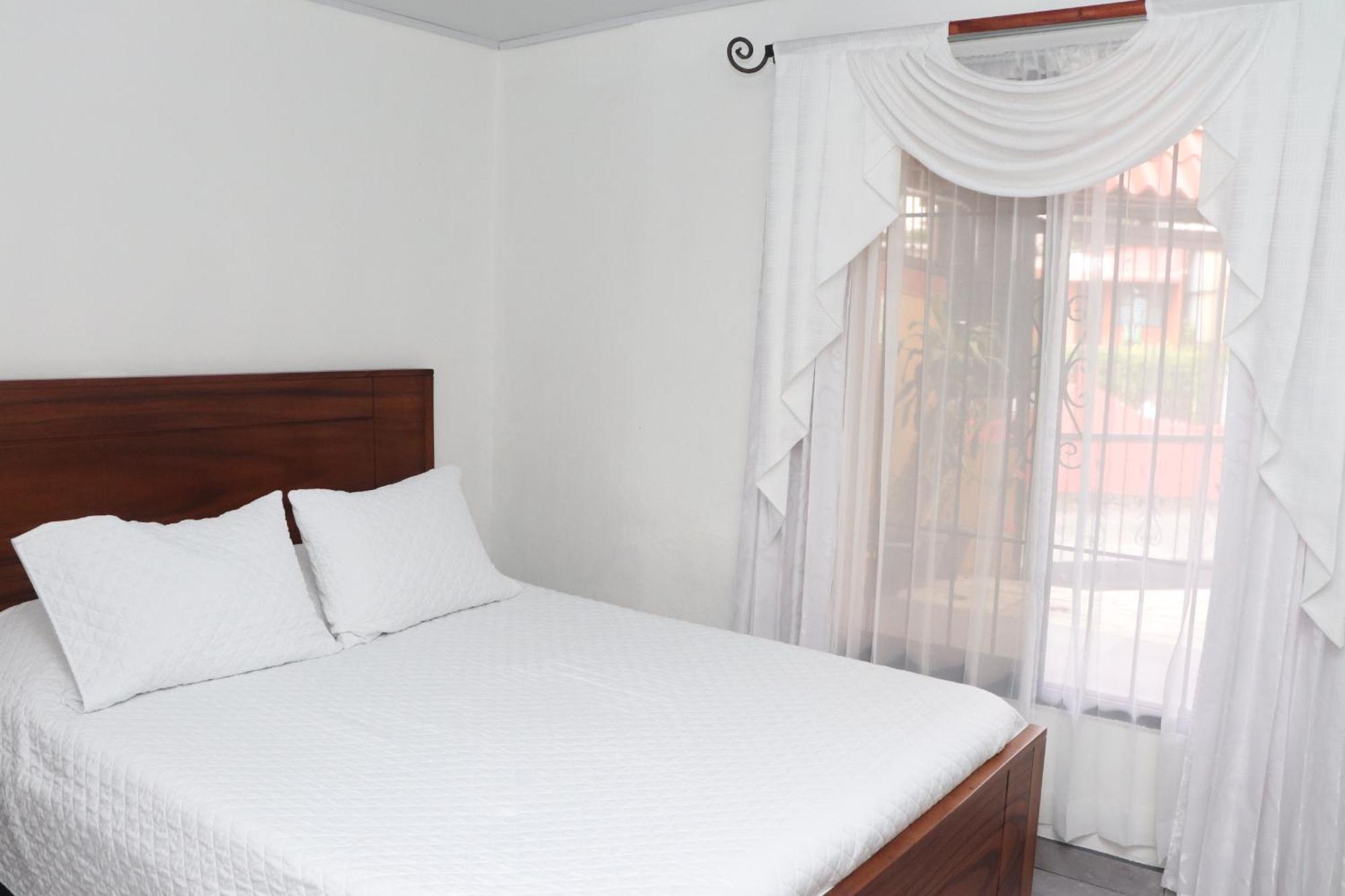 Airport Sjo Residence - Edward & Familia Inn Rio Segundo ภายนอก รูปภาพ