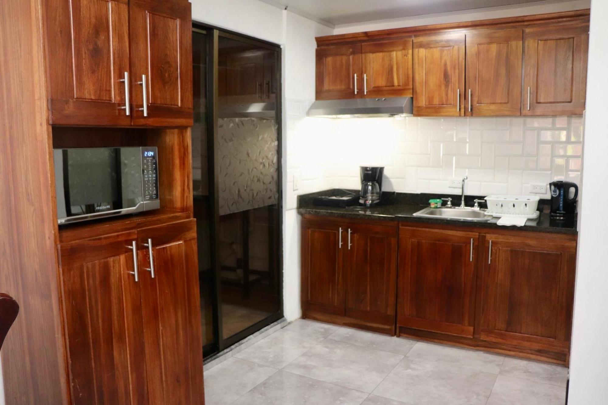 Airport Sjo Residence - Edward & Familia Inn Rio Segundo ภายนอก รูปภาพ