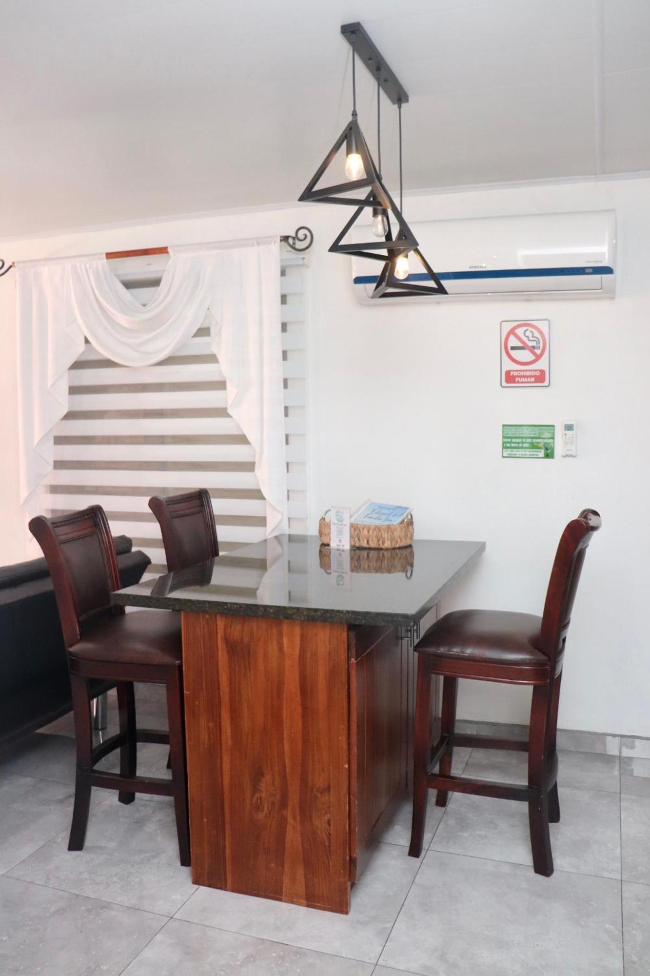 Airport Sjo Residence - Edward & Familia Inn Rio Segundo ภายนอก รูปภาพ