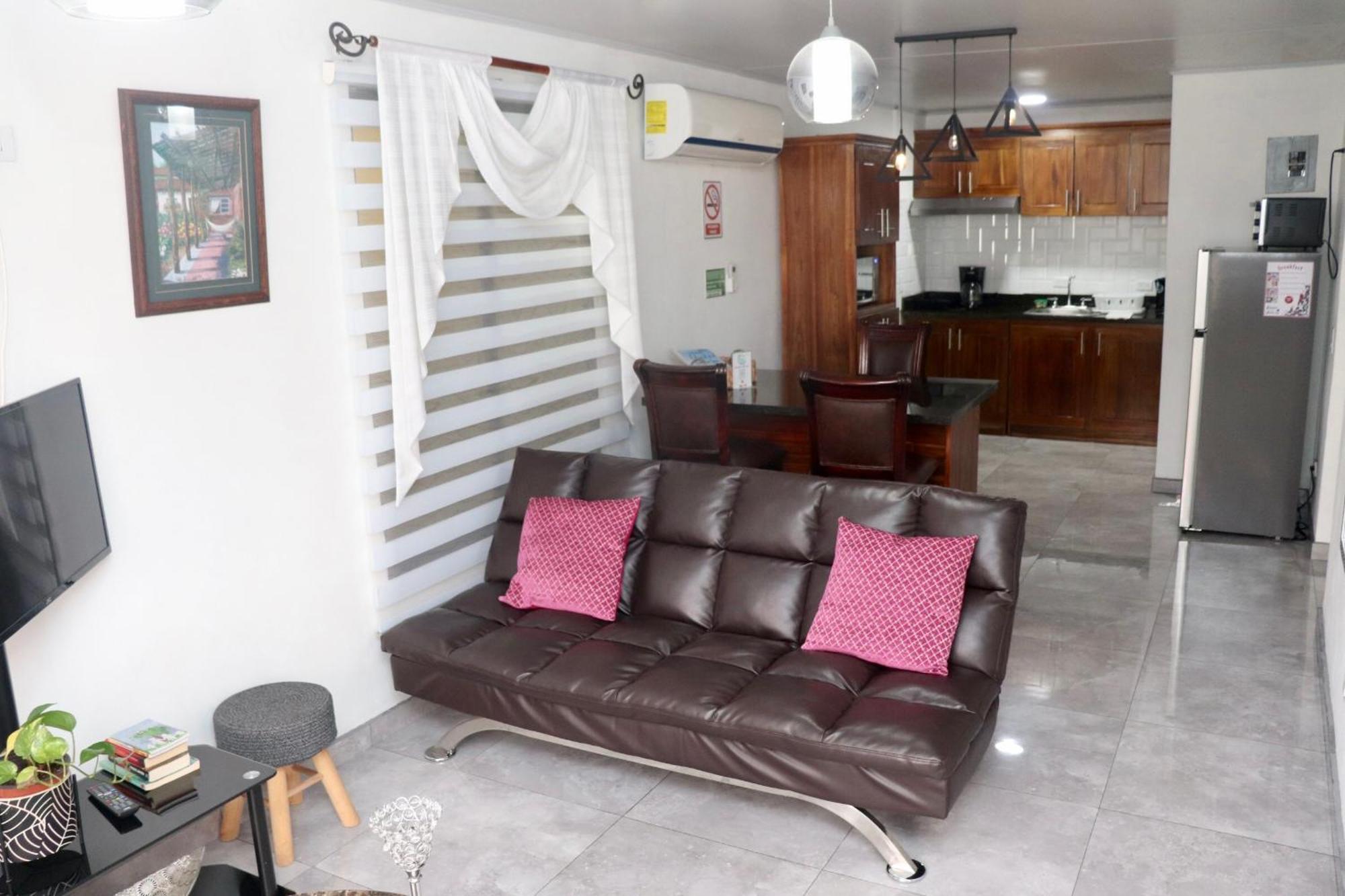 Airport Sjo Residence - Edward & Familia Inn Rio Segundo ภายนอก รูปภาพ
